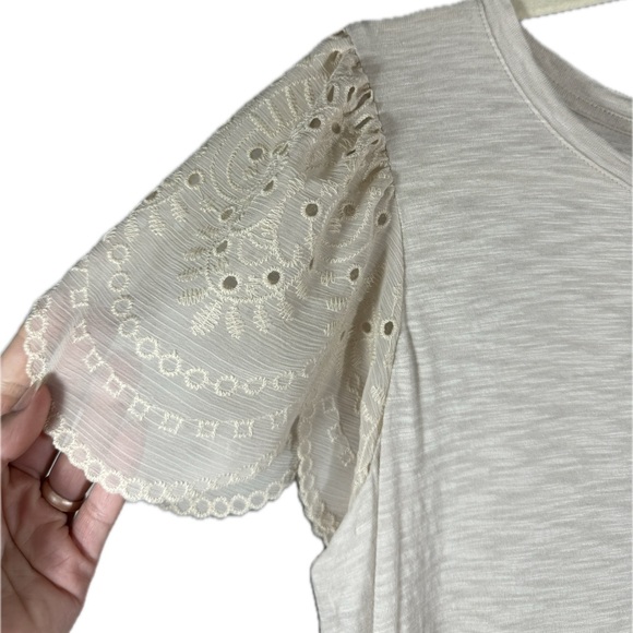 NWOT: Express Cream Tee w/ Lace Sleeves - Picture 3 of 4
